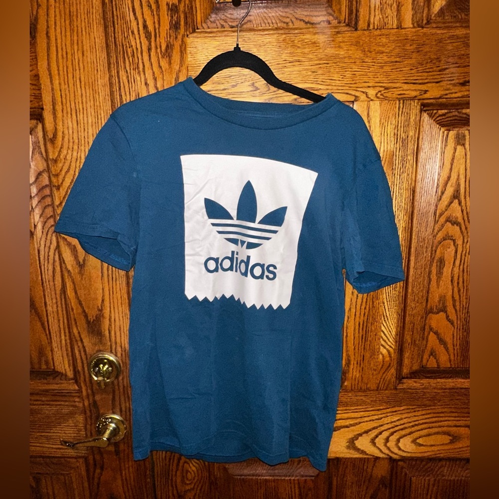 Adidas logo t shirt - men’s M